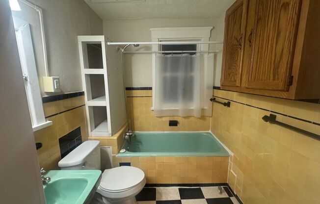 Dewey Apartments (3301 Dewey Ave.)