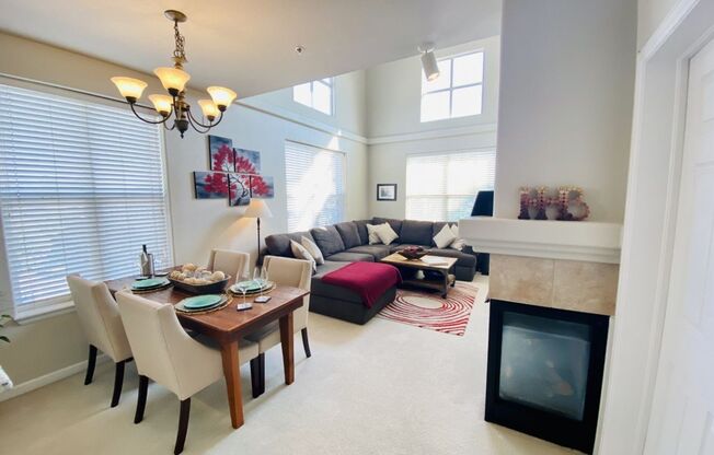 Beautiful, Updated 2 Bedroom, 2 Bath Penthouse Condo in Denver, CO.