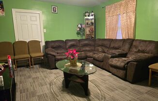 2 beds, 1 bath, $1,595