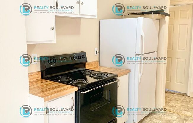 1/2 Month Free! Great 2 Bedroom 1 Bathroom Apartment Near TMCC!!! Private Balcony, Laundry, Pool & Community Amenities
