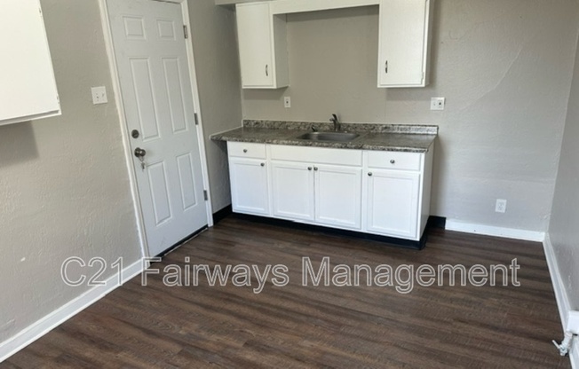 726 LARGE AVE