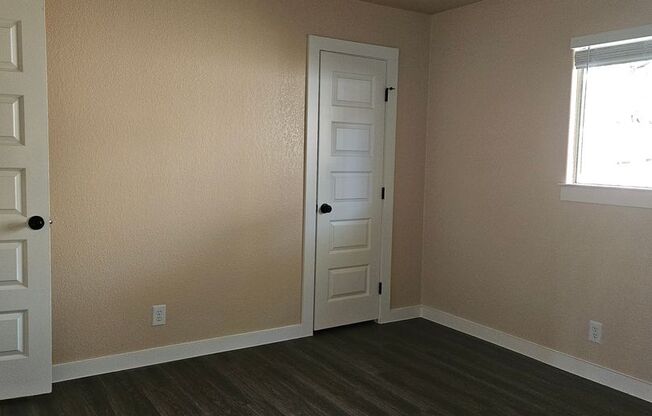 2 beds, 1 bath, $1,695, Unit Unit A