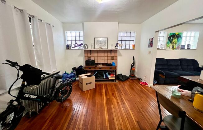 Oakland - 4 bedroom 1 bathroom - Spacious Home