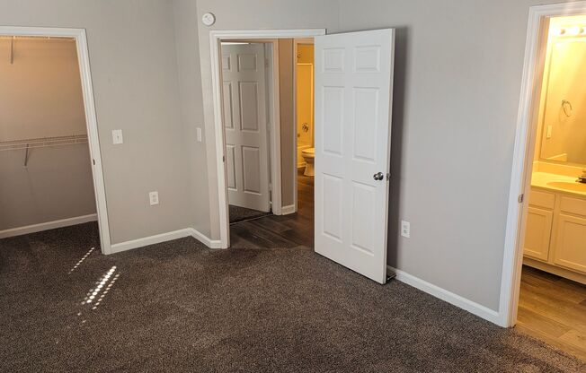 2 beds, 2 baths, 1,070 sqft, $1,225, Unit 1J