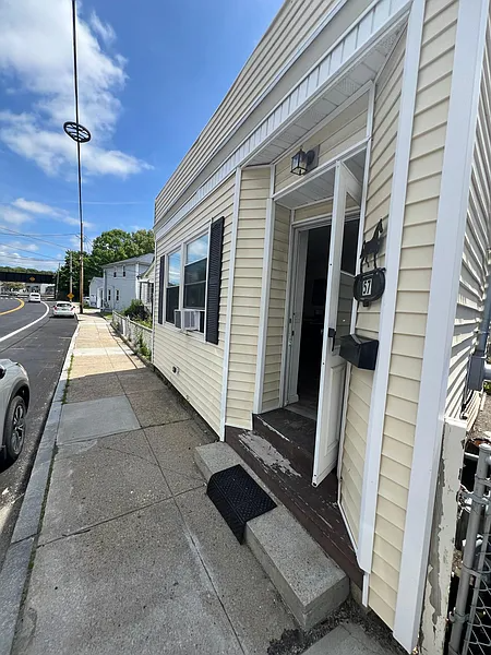 57 E MAIN ST