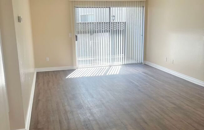 2 beds, 1 bath, 896 sqft, $1,895, Unit 101