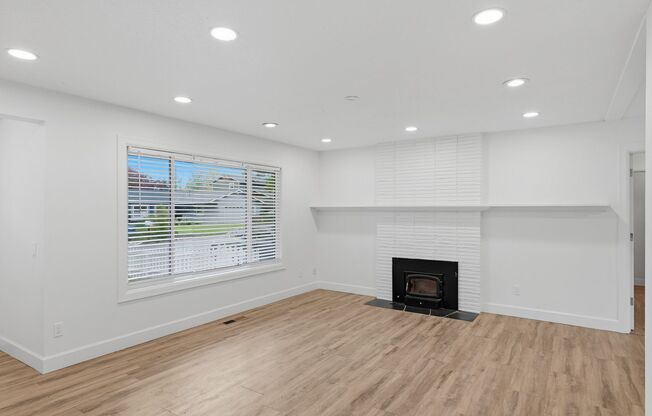 Updated 3Bed/2Bath w/ Bonus Room Plus Lake Oswego Schools!