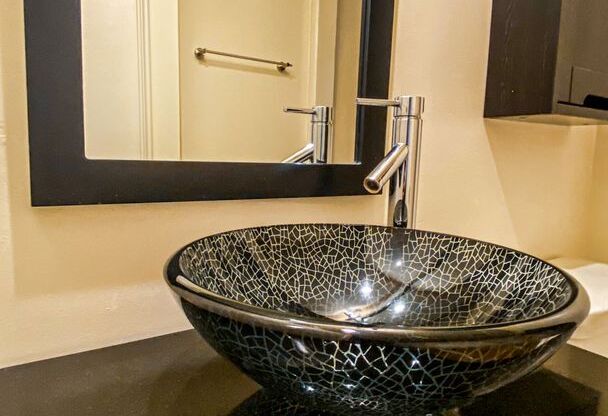 2 beds, 1.5 baths, 994 sqft, $3,895, Unit 06