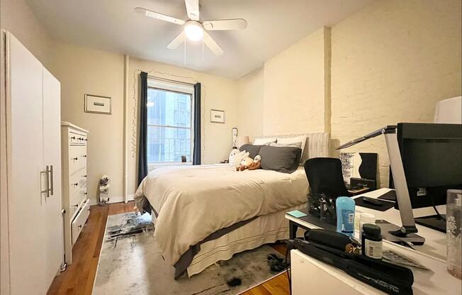 1 bed, 1 bath, $2,425, Unit 3RE