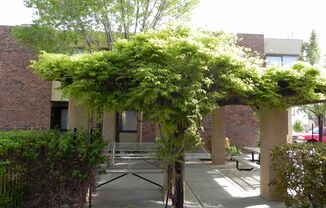 2 beds, 1.5 baths, 800 sqft, $1,055, Unit Unit 15