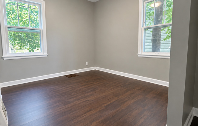 Wonderful 3 Bedroom 1 Bathroom Home in Minneapolis!