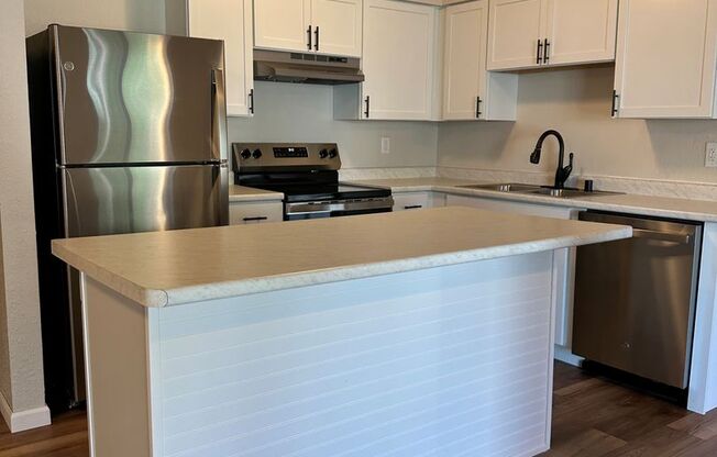 Campus Apartments - Adjacent to UWO