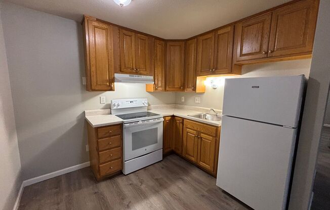 2 beds, 1 bath, 625 sqft, $825, Unit 02