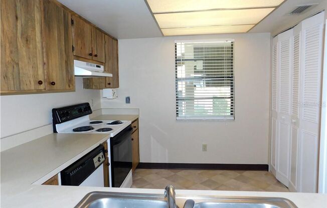 2 beds, 2 baths, $1,625, Unit #201 Bldg. 17