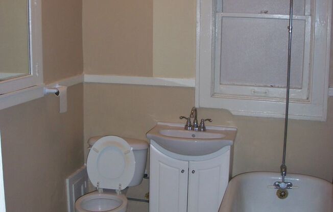 1 bed, 1 bath, 525 sqft, $1,095, Unit 04