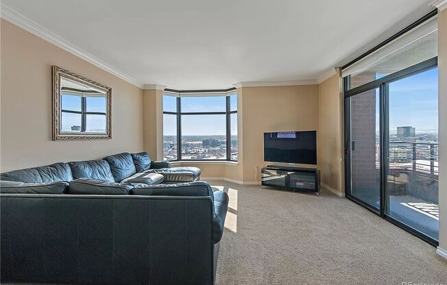Penterra Plaza Condo with Amazing Panoramic Mountain Views! License # 2024-BFN-0001538