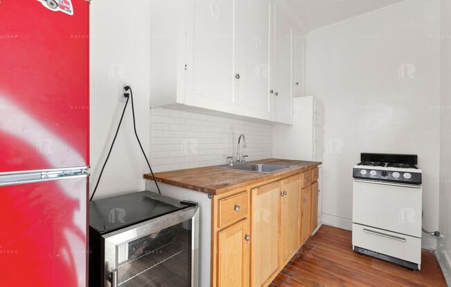 Studio, 1 bath, 500 sqft, $1,595, Unit Unit #302