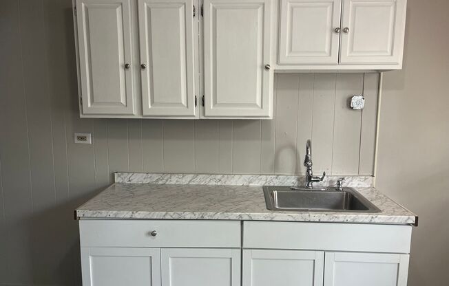 3 Bedroom, 1 Bath Home in Lancaster *accepts section 8*