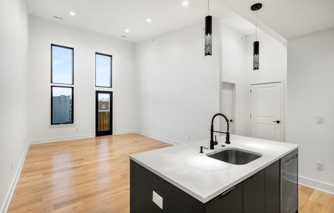 Stylish 2-Bed, 2-Bath Condo with Private Roof Deck in Passyunk Square