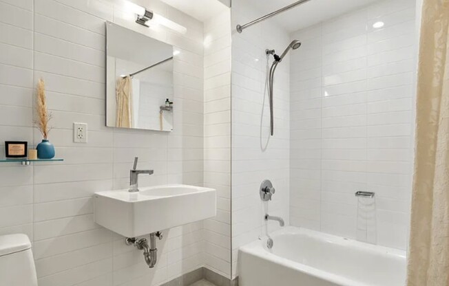 1 bed, 1.5 baths, 920 sqft, $6,500, Unit 845