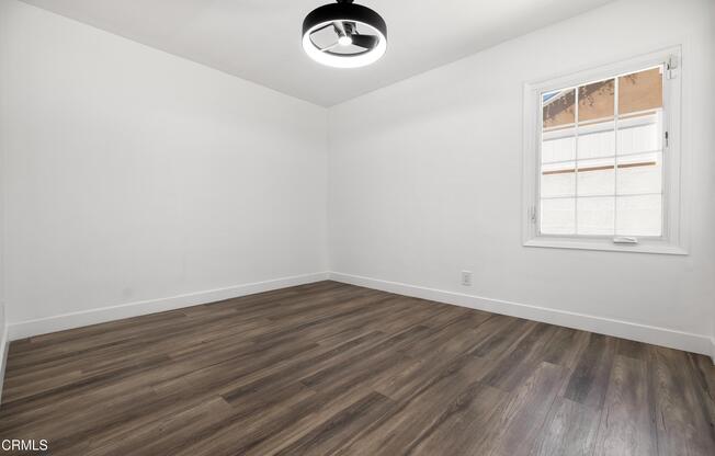 7637 RADFORD AVE