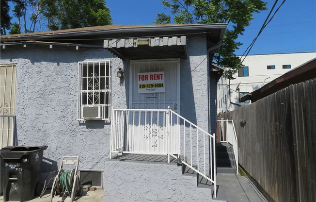3923 NORMANDIE AVE