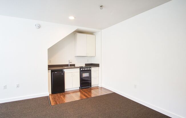 Minimalist NE Studio w A/C Ready Now!