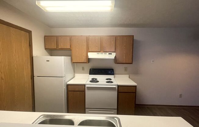 2 beds, 2 baths, $1,200