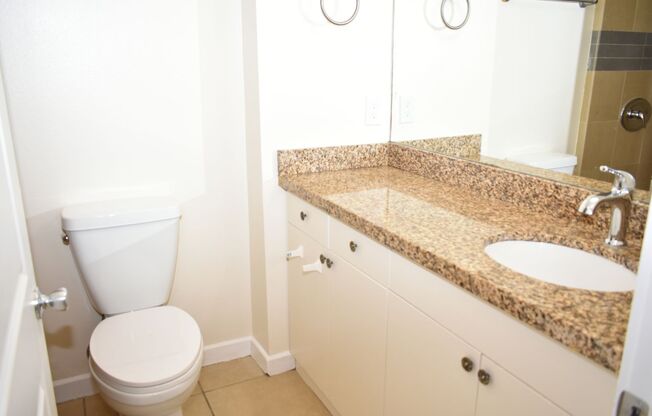 2 beds, 1 bath, $2,200, Unit UNIT 909