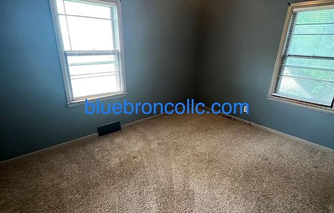 3 beds, 1 bath, $1,099