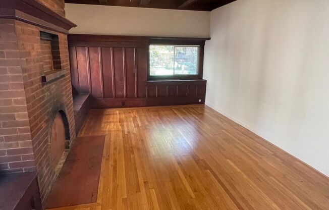 Charming & Bright 3 Bedroom 1 Bathroom Home Walking Distance to SJSU