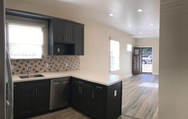 1700 18 AVE