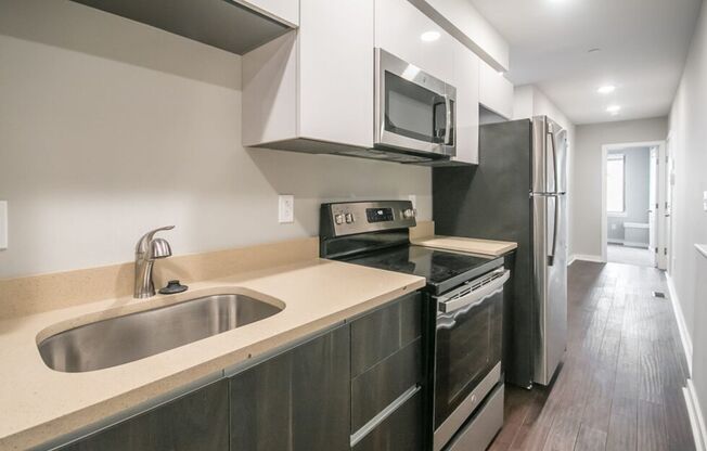 1830 N Bouvier