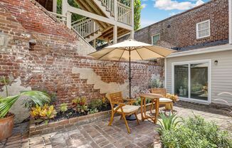 1 bed, 1 bath, $1,750, Unit Carriage House