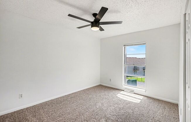 2 beds, 1.5 baths, 1,288 sqft, $1,475, Unit Chapel Dr-6905