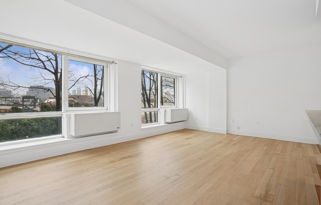 446 KENT AVE