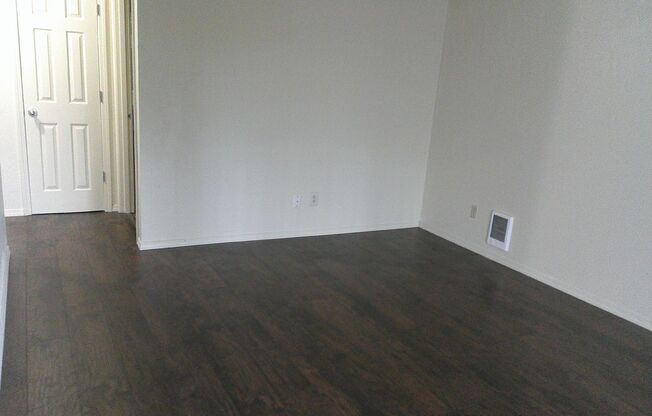 1 bed, 1 bath, 650 sqft, $1,050, Unit 70