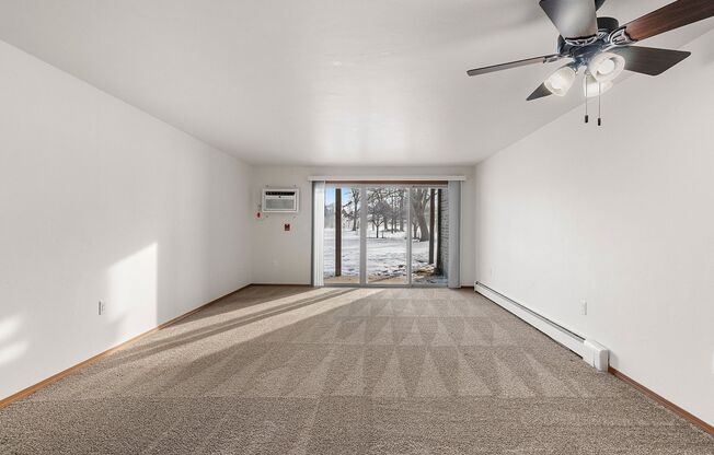 1 bed, 1 bath, 950 sqft, $1,129.99, Unit 1140-04