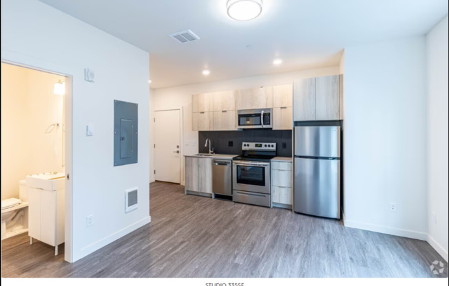 1 bed, 1 bath, 413 sqft, $1,125, Unit 304