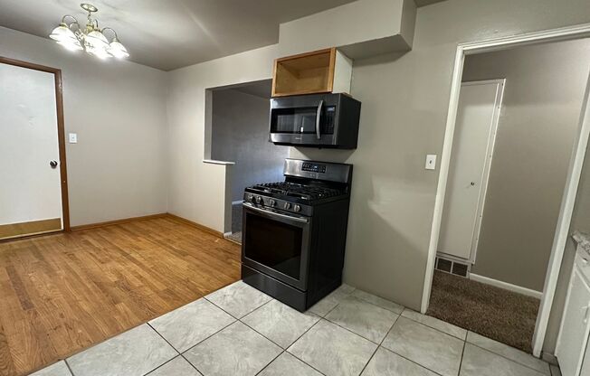 3 beds, 1 bath, $1,245