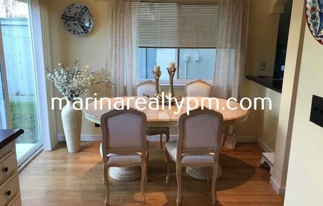 Gorgeous 3 bedroom 2.5 bath 2 story Townhome in Glen Cove -Available Now