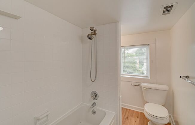 1 bed, 1 bath, $2,000, Unit 639-D