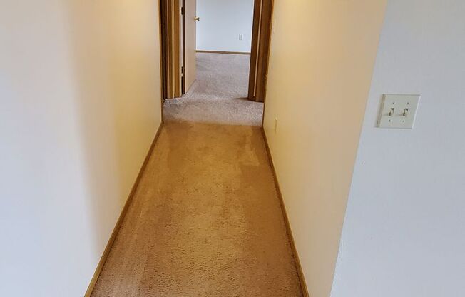 2 beds, 1 bath, $1,079