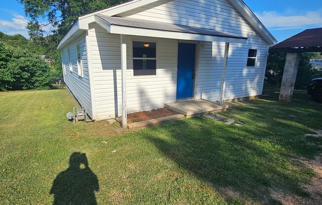 3 beds, 1 bath, $1,350