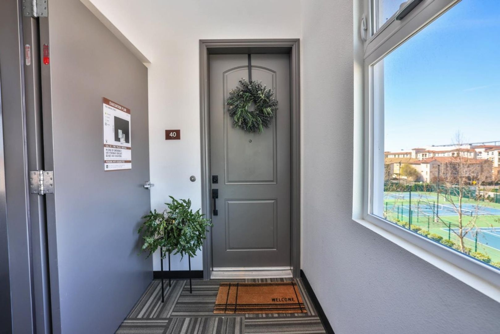 Milpitas Penthouse Condo 2 bed / 2 bath, modern and spacious, Close to 880/680 and BART