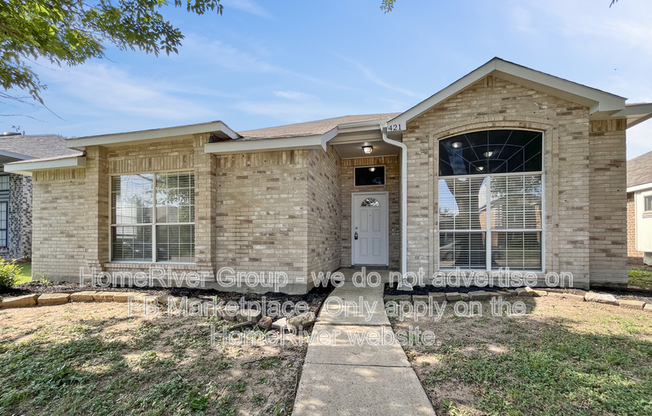 421 SURREY PL
