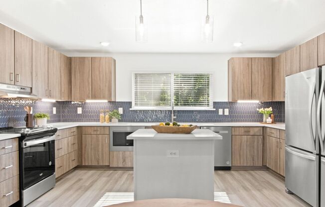 ** MOVE IN SUMMER 6/22/2028 ** 4 Bedroom 4.5 Bathroom Very Short walk to TCU campus