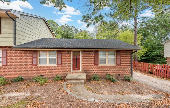 Renovated 2 bedroom townhome 5 miles from downtown Raleigh!