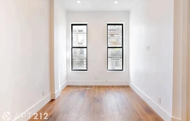 923 BEDFORD AVE