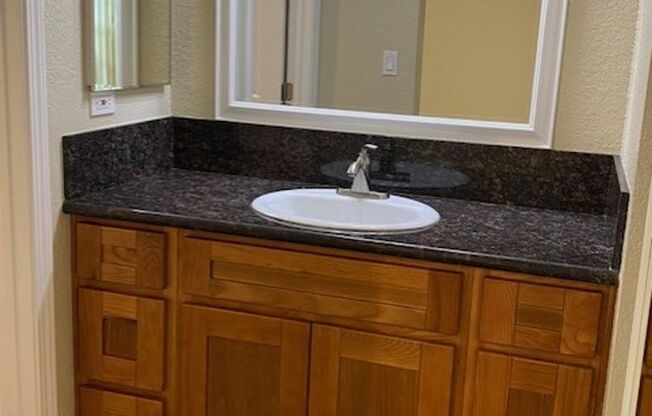 2 beds, 2 baths, 900 sqft, $2,025, Unit 122